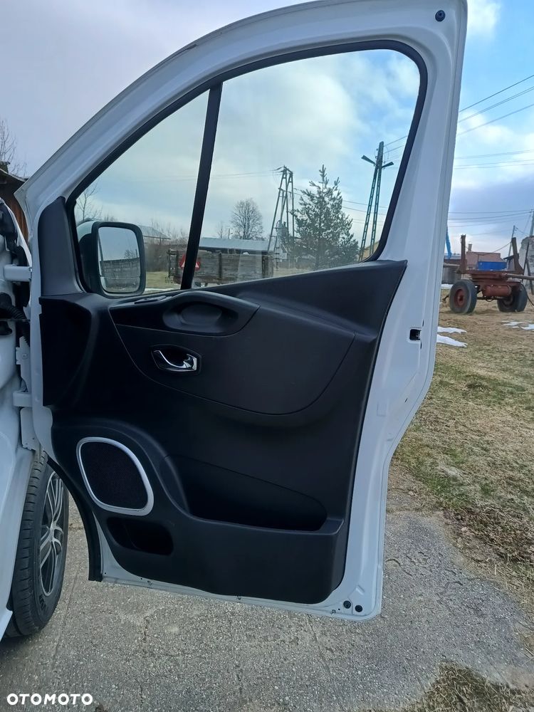 Opel Vivaro LONG L2H1 1.6 diesel 125kM 2019rok 155tyś.km EURO 6! AUTO W PEŁNI SPRAWNE, NIE WYMAGA WKŁADU FINANSOWEGO!!!SPROWADZONY ZE SZWECJI- ZAREJESTROWANY! - 29