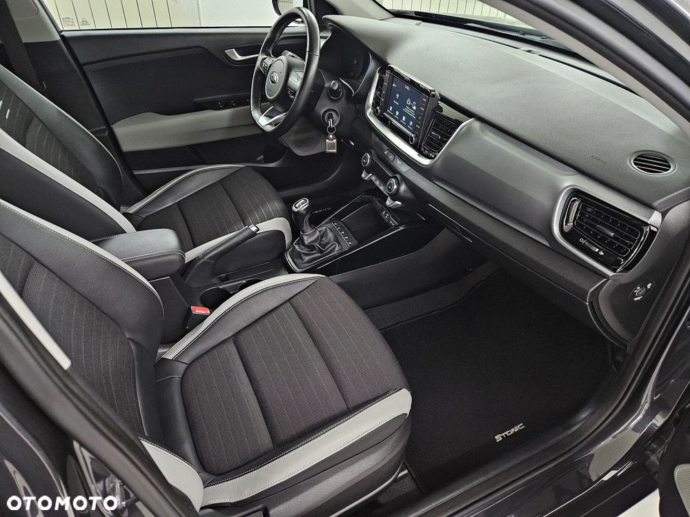 Kia Stonic 1.4 L - 8