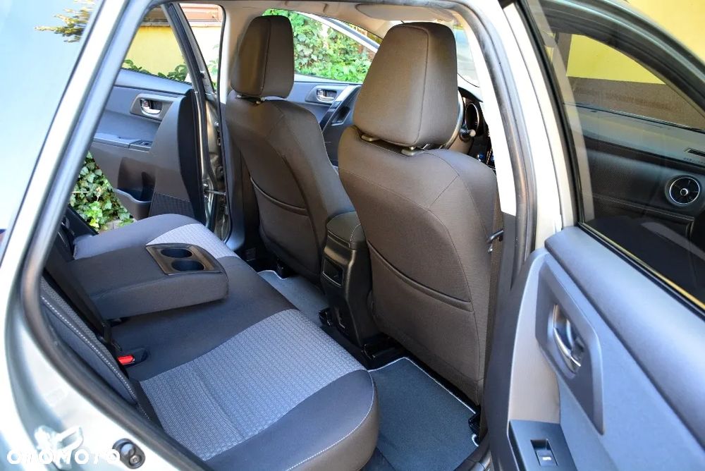 Toyota Auris 1.8 HSD Prestige - 23