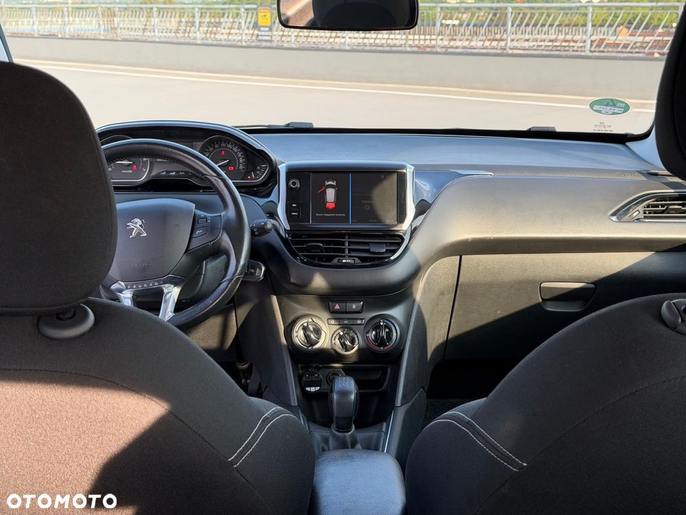 Peugeot 208 - 7