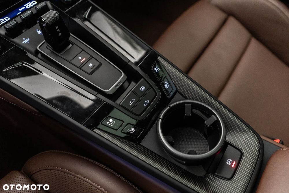 Porsche 911 Carrera T-Hybrid 4 GTS - 23