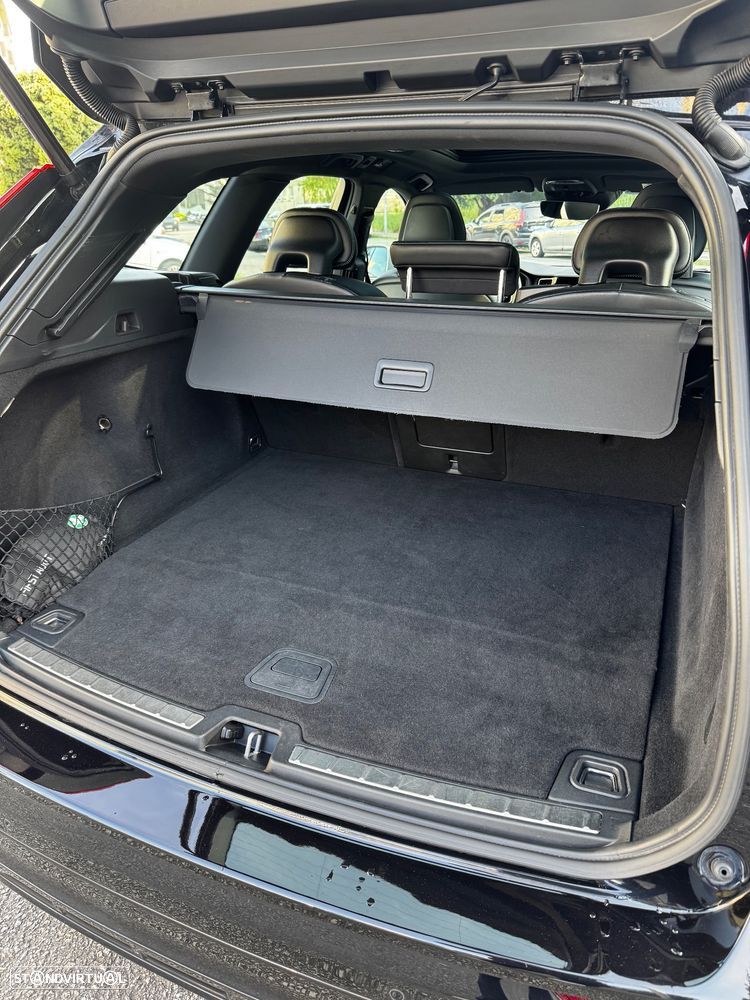 Volvo XC 60 2.0 T8 PHEV R-Design AWD - 7