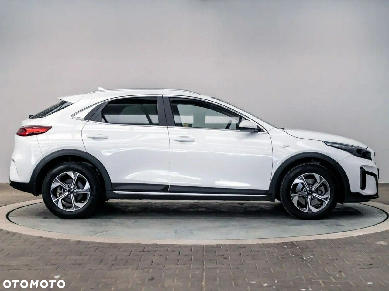 Kia XCeed 1.5 T-GDI M - 4