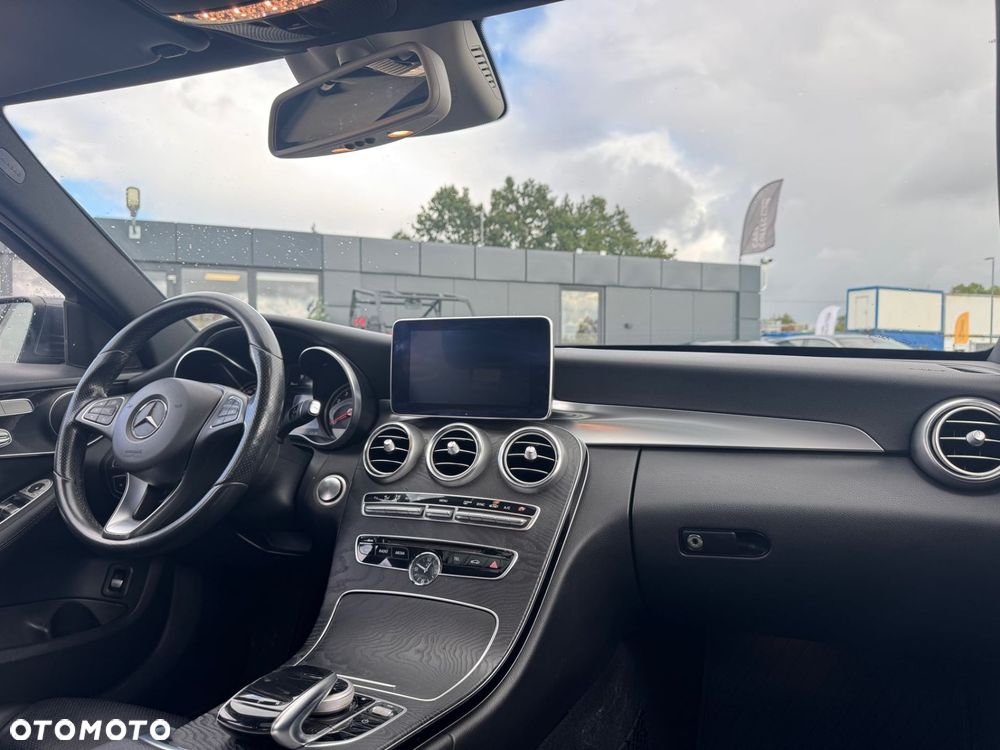 Mercedes-Benz Klasa C 300 7G-TRONIC Exclusive - 17