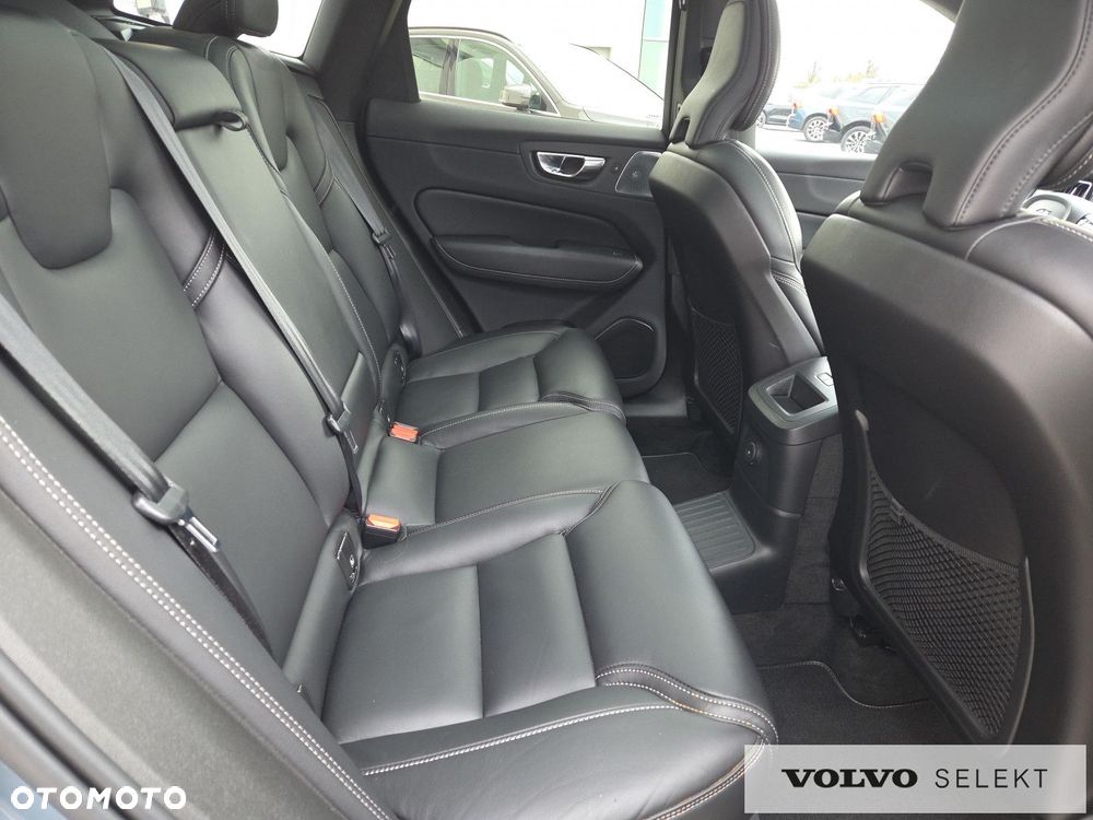 Volvo XC 60 T8 Plug-In Hybrid AWD R-Design - 13