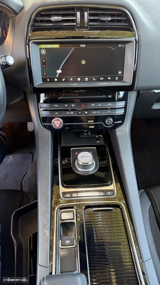 Jaguar F-Pace 25d AWD Aut. R-Sport - 27