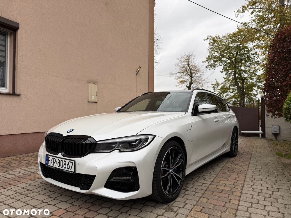 BMW Seria 3 2021 photo 2
