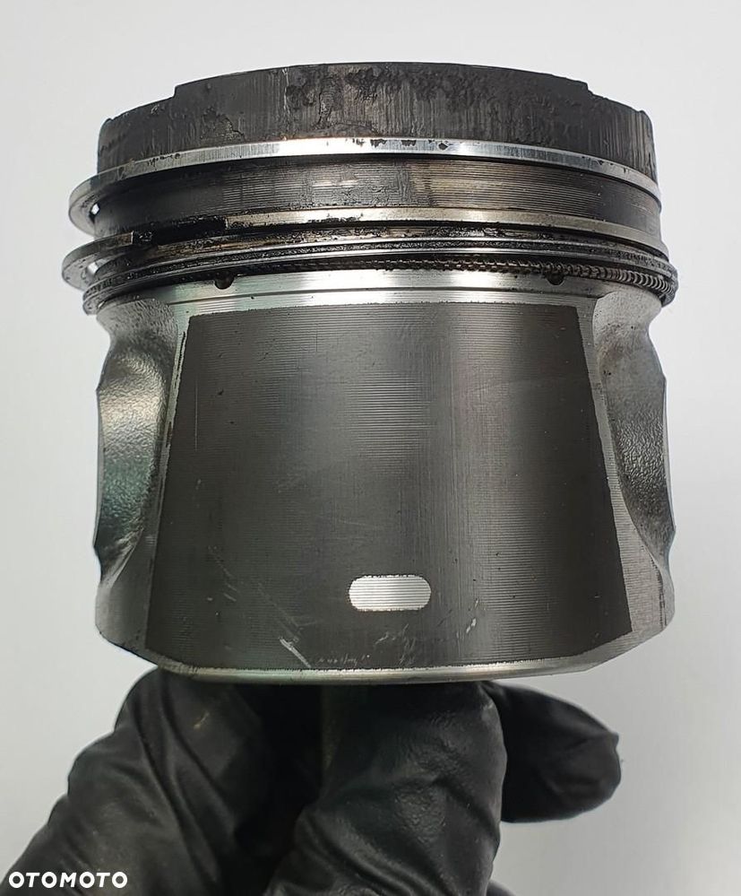 TŁOK KORBOWÓD VOLVO V40 II 2.0 D 81L123 - 4