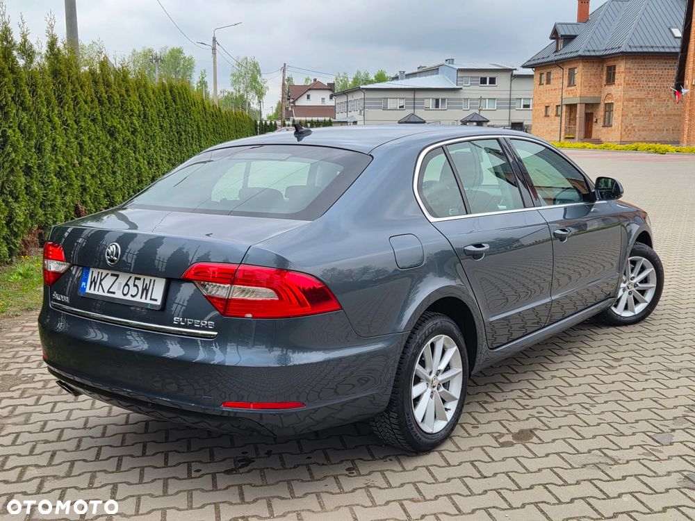 Skoda Superb 2.0 TDI Ambition - 4