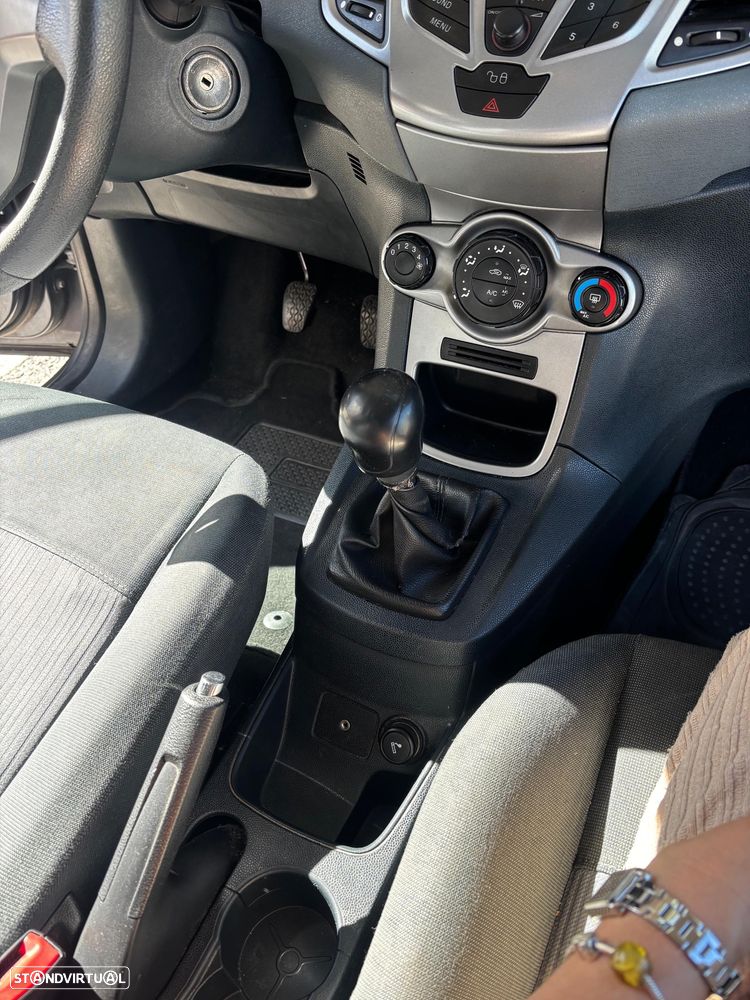 Ford Fiesta - 13