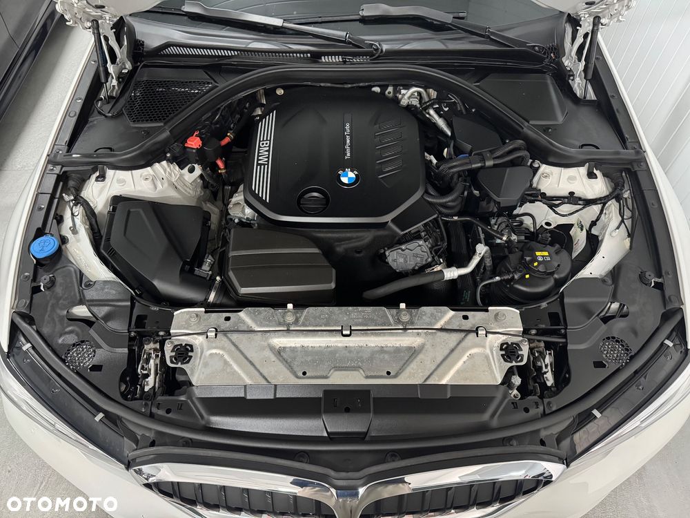 BMW Seria 3 318d Touring Advantage - 35