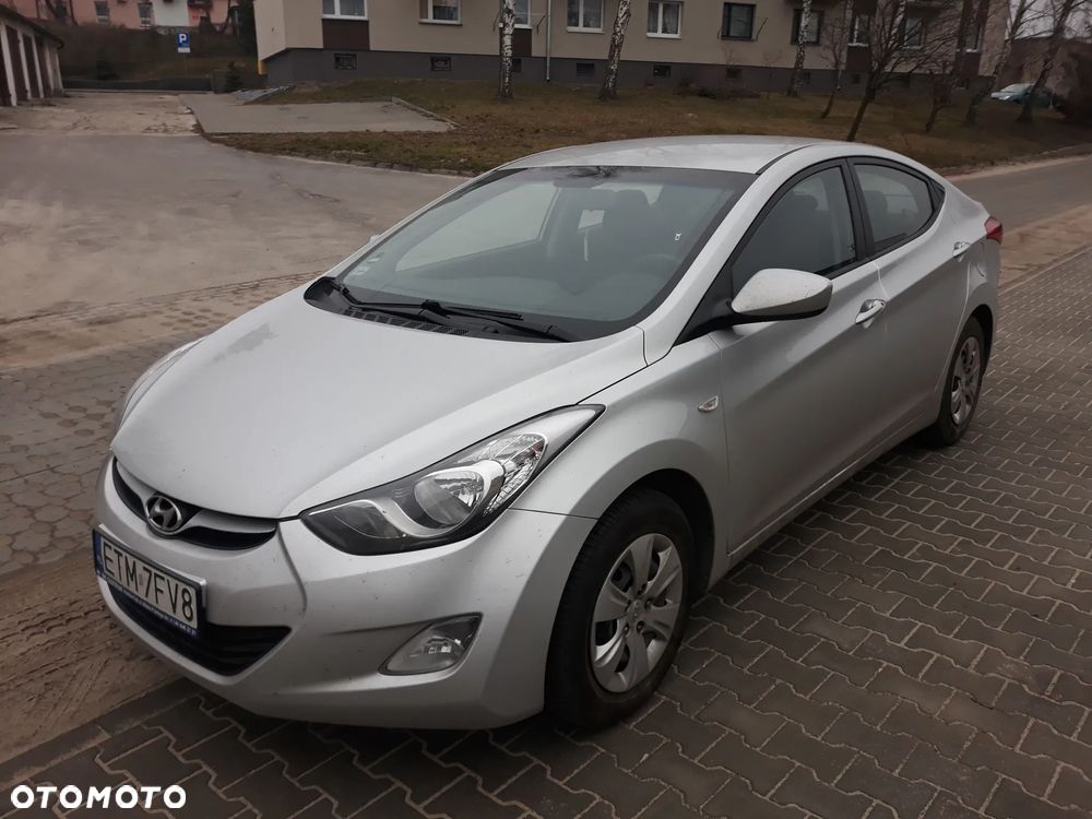 Hyundai Elantra 1.6 Classic + - 1