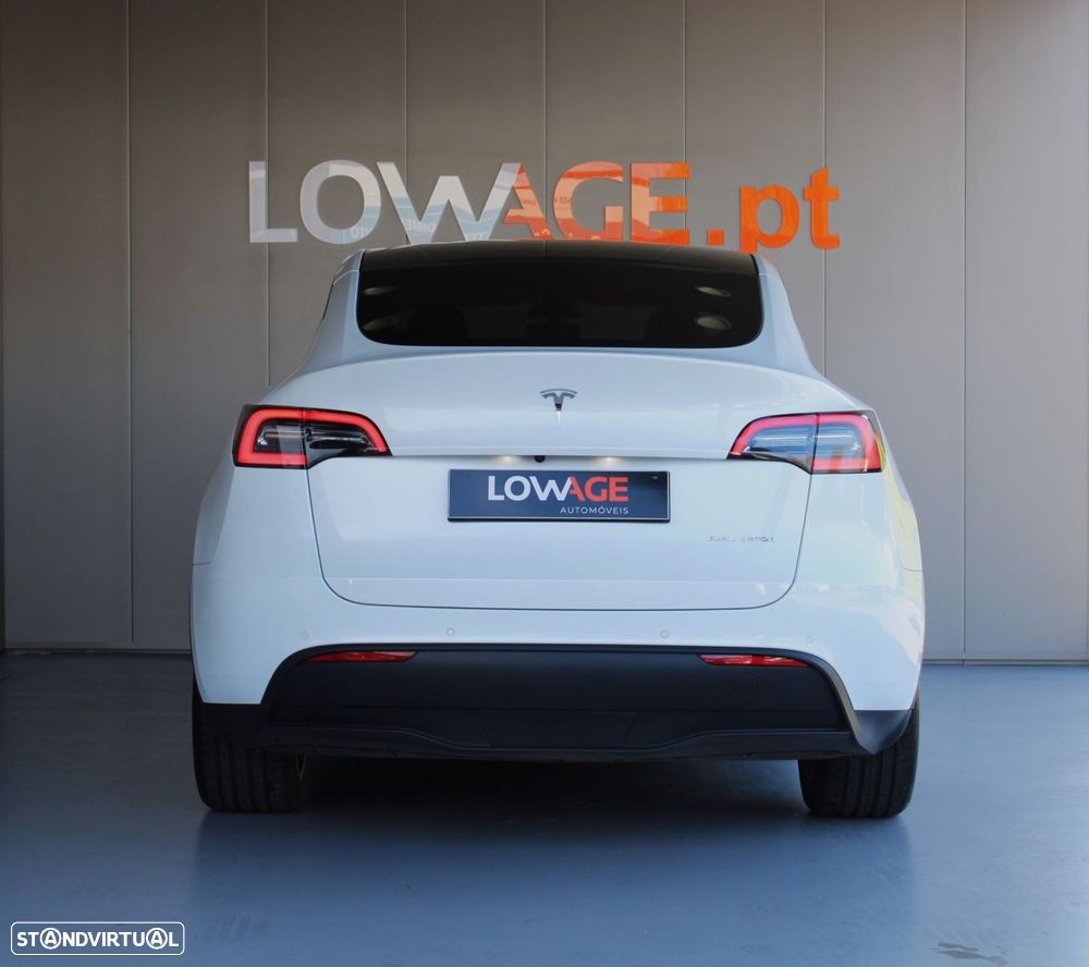 Tesla Model Y Long Range Dual Motor AWD - 12