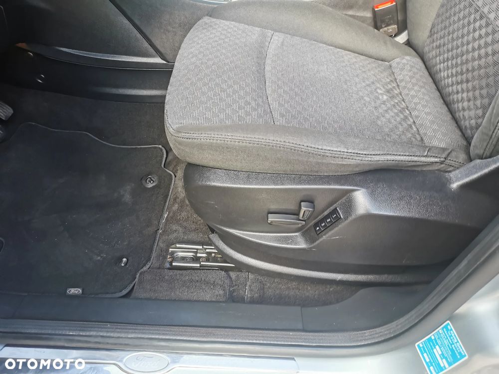 Ford Galaxy 2.0 TDCi Ghia - 11