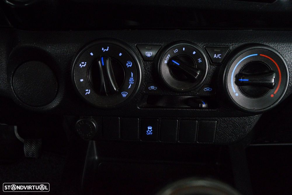 Toyota Hilux 2.4 D-4D 4X2 Cabine Extra 3L - 40