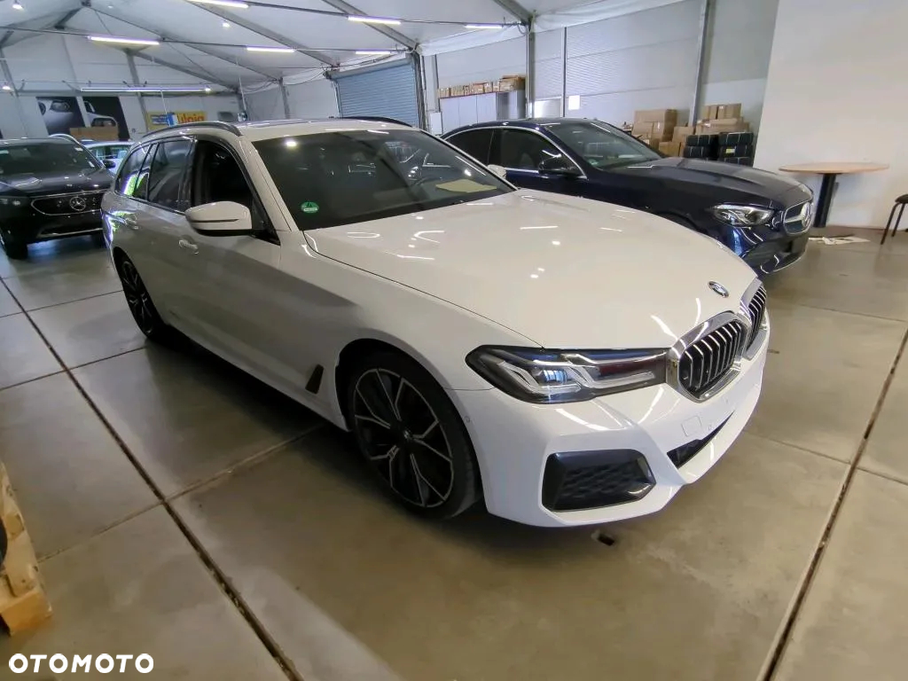 BMW Seria 5 530i xDrive M Sport sport - 2