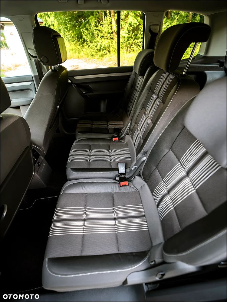 Volkswagen Touran - 8