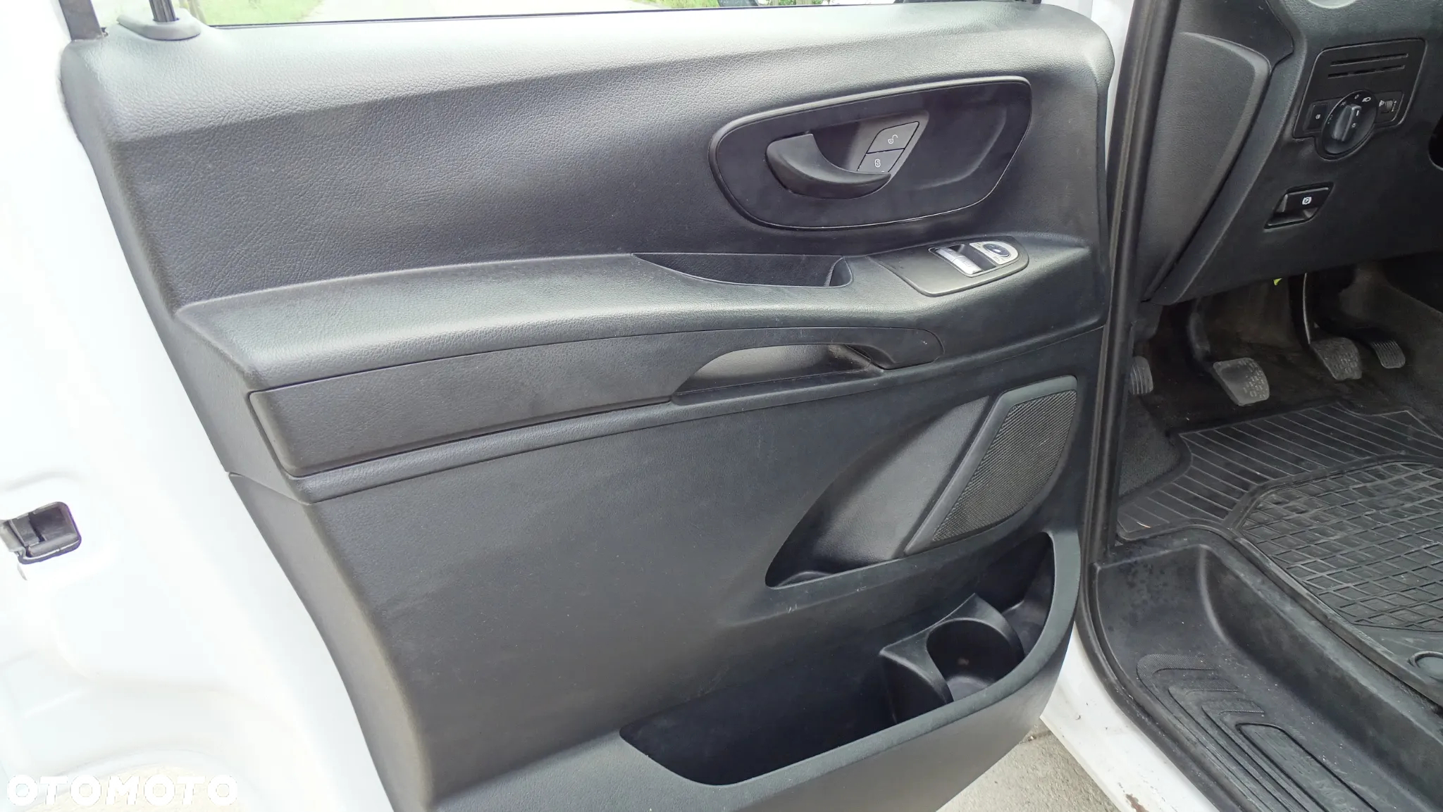 Mercedes-Benz VITO - 16