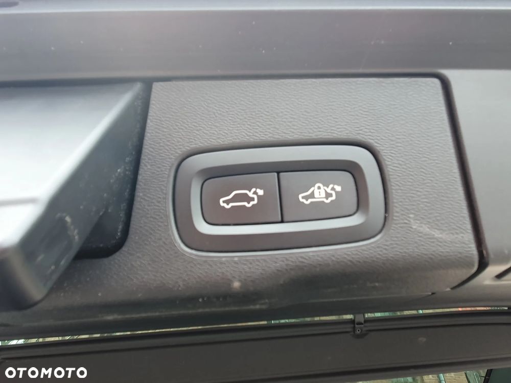 Volvo XC 60 B4 B Geartronic Momentum Pro - 27