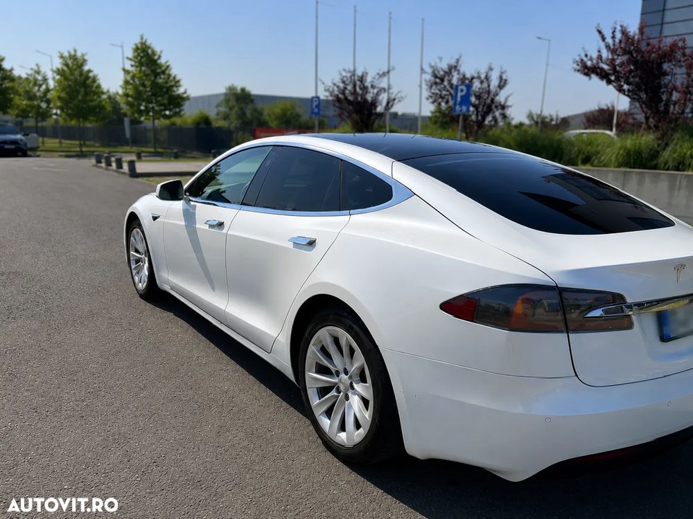 Tesla Model S Long Range - 11