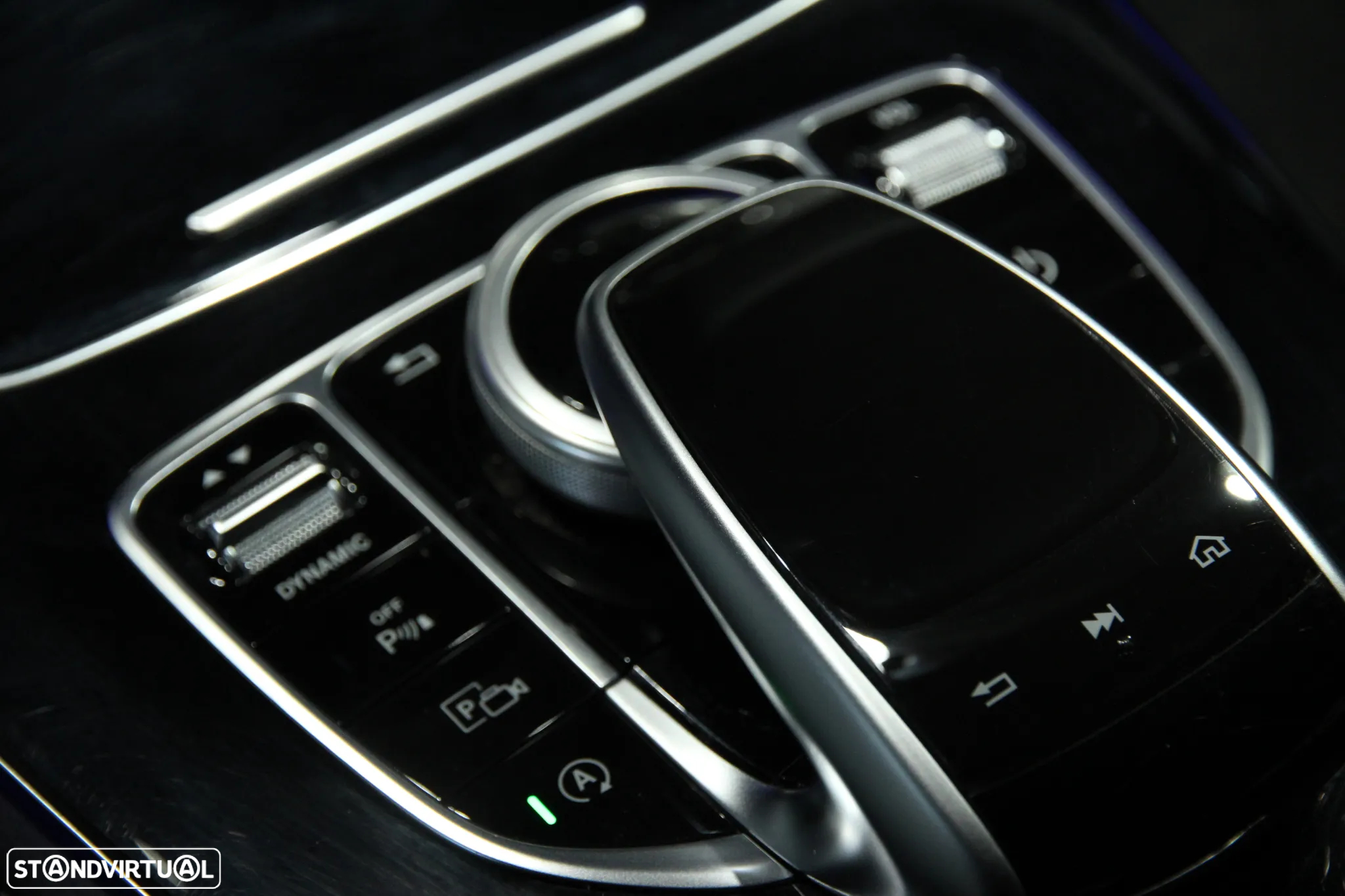 Mercedes-Benz E 300 d AMG - 18