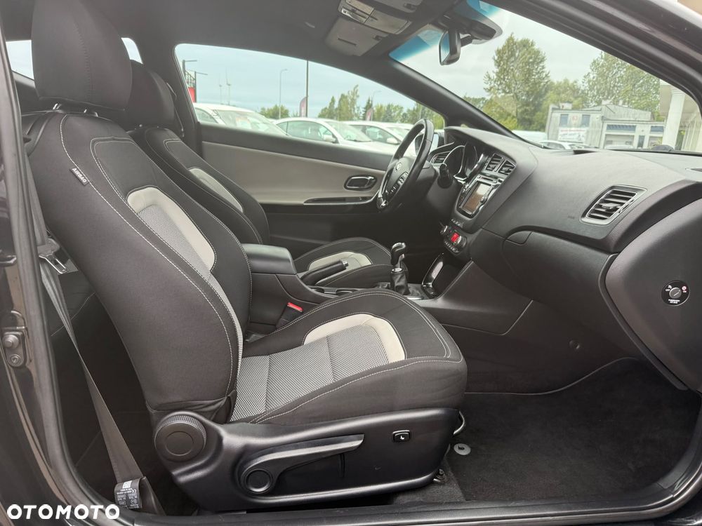 Kia ProCeed 1.6 CRDi 136 ISG Spirit - 12