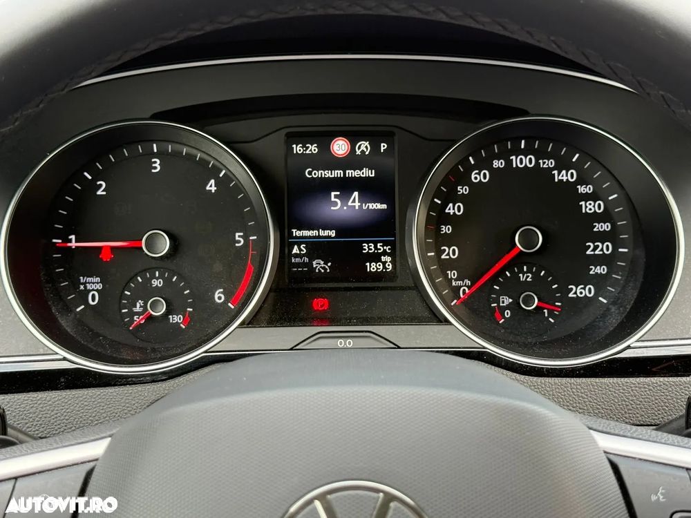 VOLKSWAGEN Passat 2020 — imagine 10