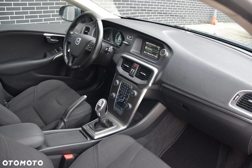 Volvo V40 D3 Summum - 14