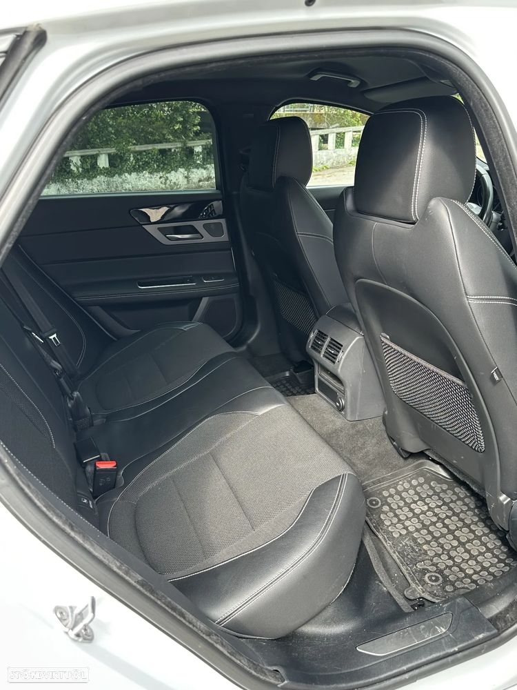 Jaguar XF 20d AWD Aut. R-Sport - 13