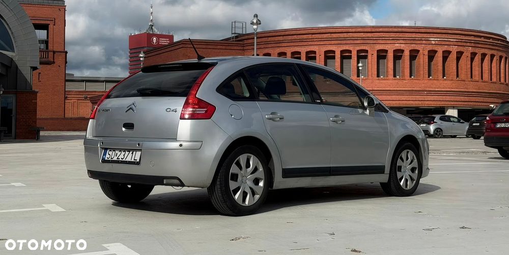 Citroen C4 2006 photo 2