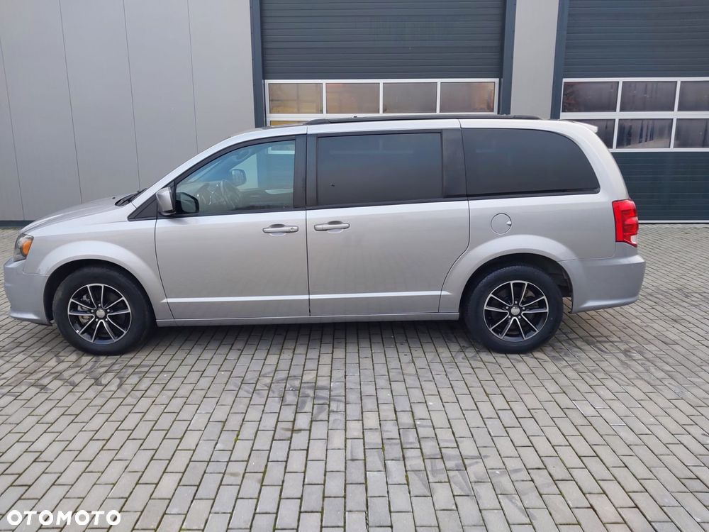 Dodge Grand Caravan 3.6 R/T - 23
