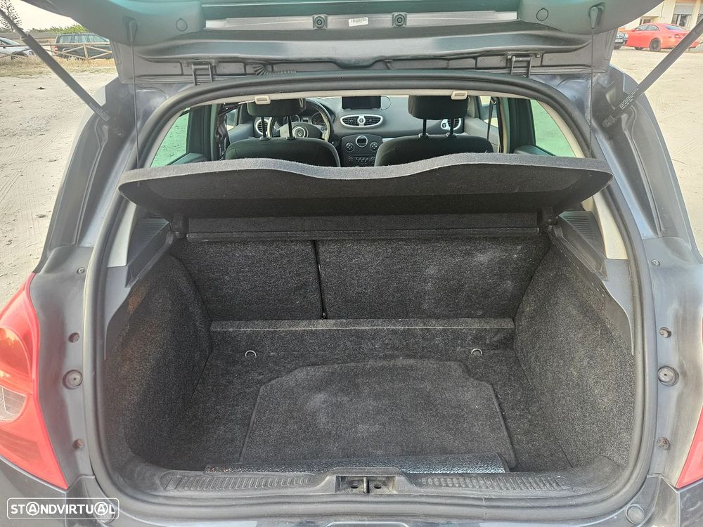 Renault Clio 1.2 16V Dynamique - 12