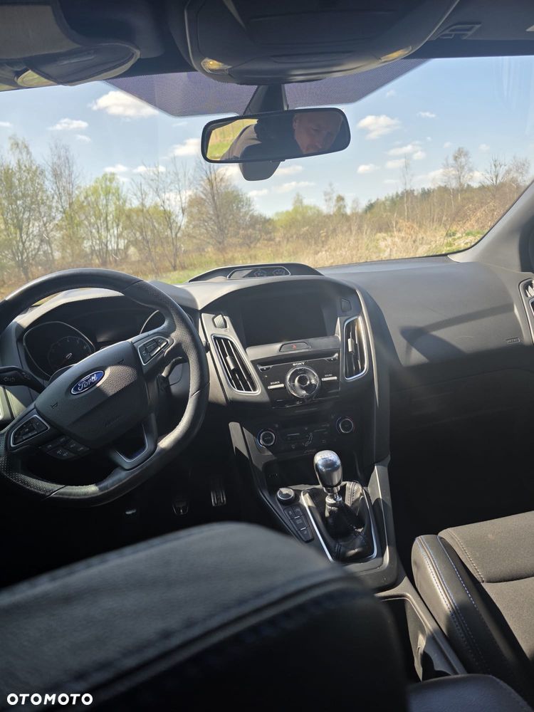 Ford Focus 2.3 EcoBoost RS - 19