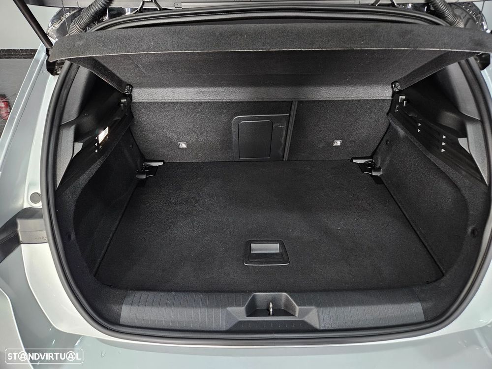 Opel Astra 1.2 T GS Aut. - 28