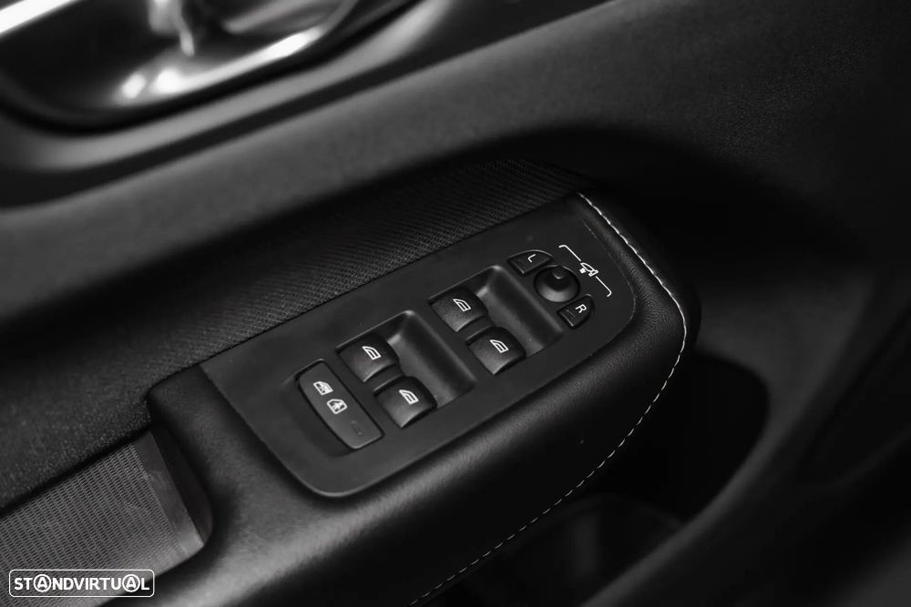 Volvo XC 60 T8 AWD Plus Black Edition - 25
