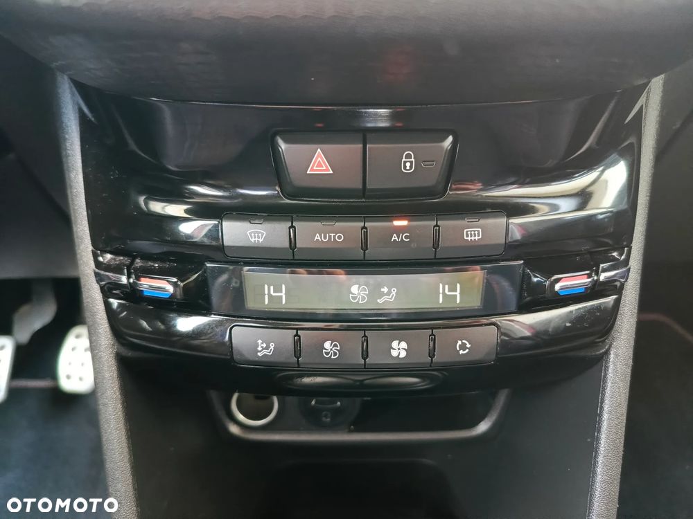 Peugeot 2008 PureTech 130 GPF Stop&Start Allure - 20