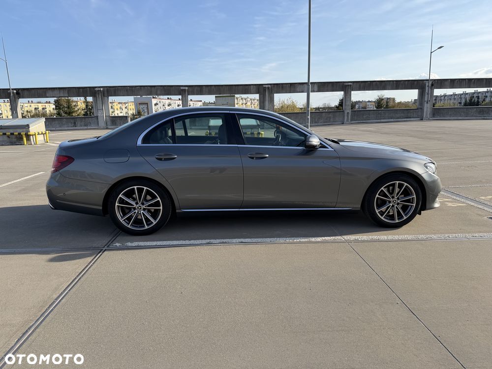 Mercedes-Benz Klasa E 220 d 9G-TRONIC - 4