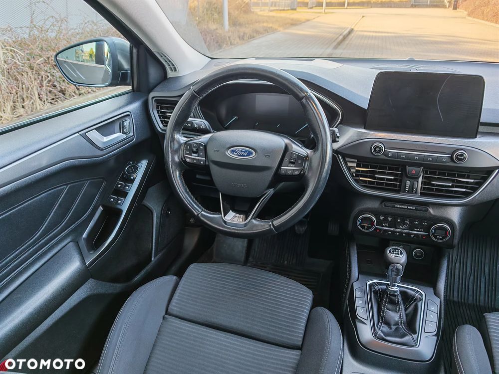 Ford Focus 1.5 EcoBoost Titanium - 24