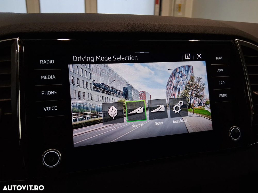 Skoda Karoq 1.5 TSI DSG Style - 31