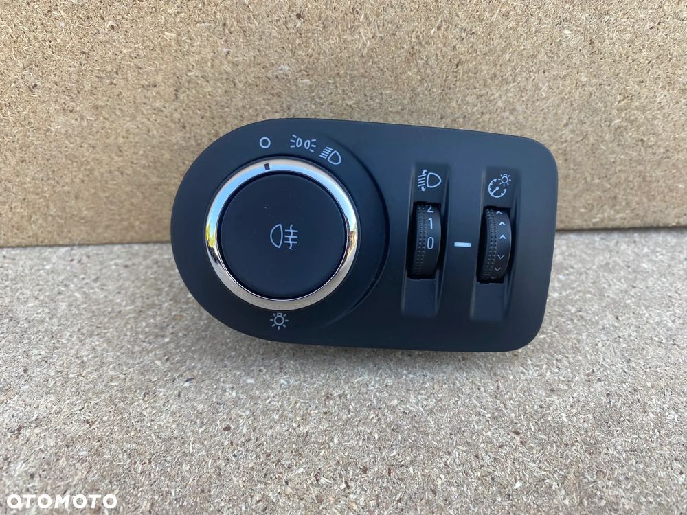 PANEL PRZEŁĄCZNIK ŚWIATEŁ OPEL CORSA E 13470443 - 1