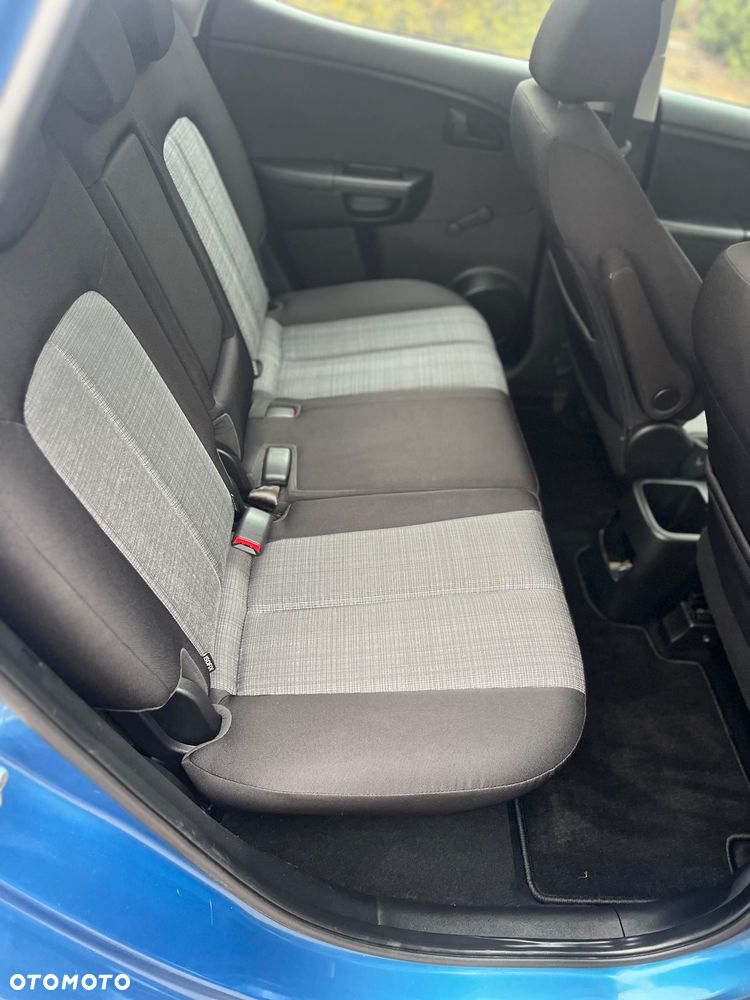 Kia Venga 1.4 CVVT Vision - 11