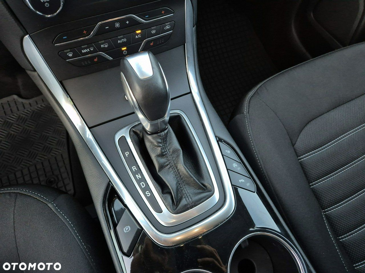 Ford Galaxy - 19