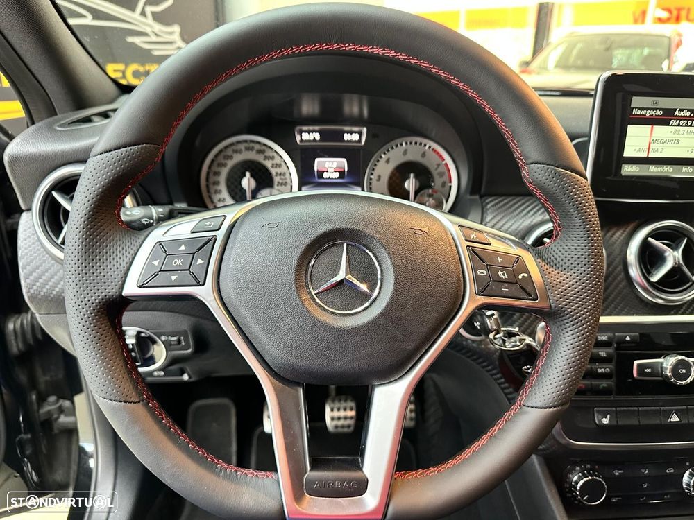 Mercedes-Benz A 180 AMG Line - 17