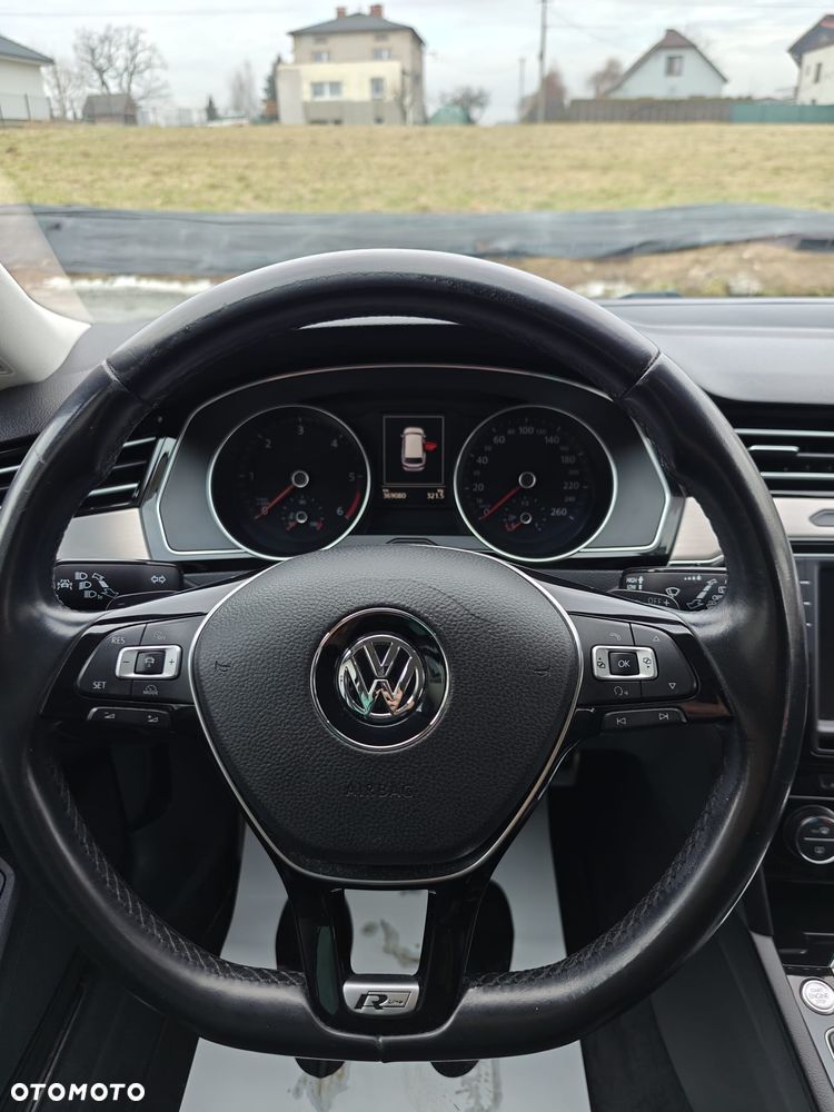 Volkswagen Passat 2.0 TDI SCR DSG Highline - 20