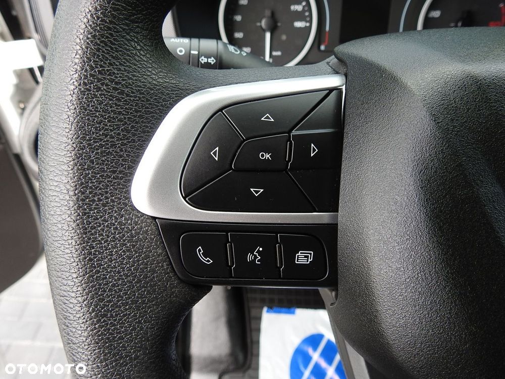 Iveco DAILY 35C14 KONTENER 8 PALET TEMPOMAT KLIMATYZACJA  BLIŹNIACZE KOŁA  140KM - 27