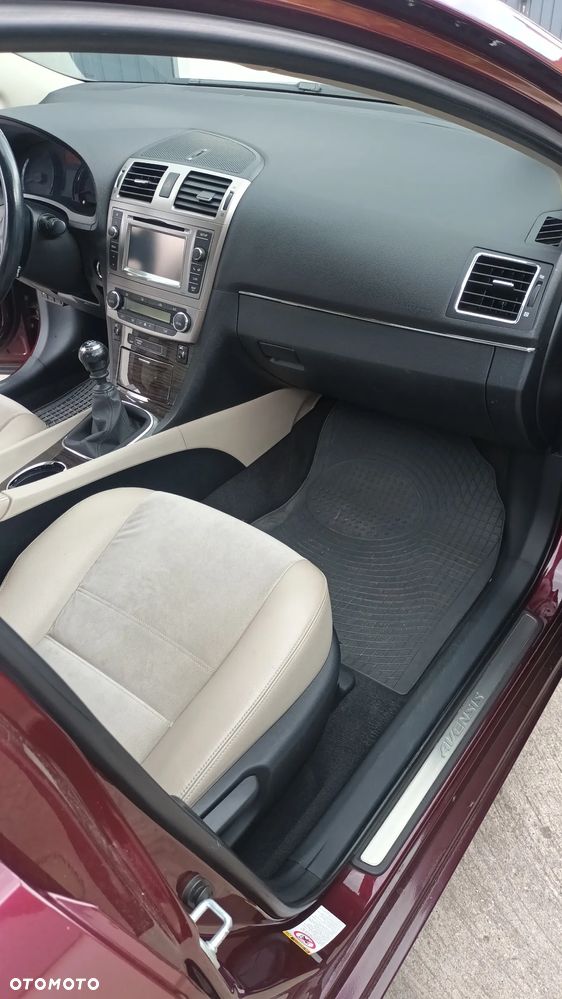 Toyota Avensis 1.8 Premium - 10