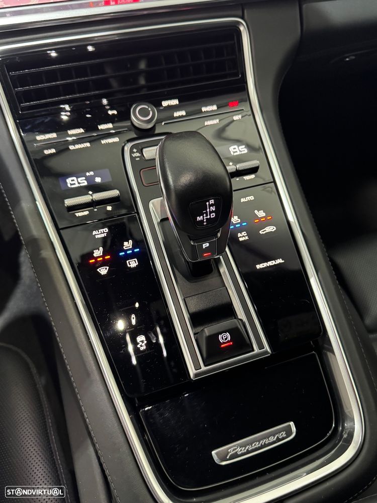 Porsche Panamera Sport Turismo 4 E-Hybrid - 30