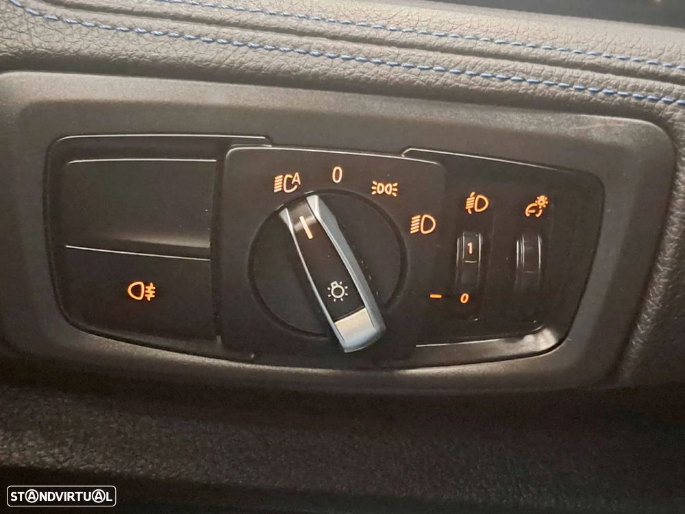 BMW 225xe Active Tourer - 11