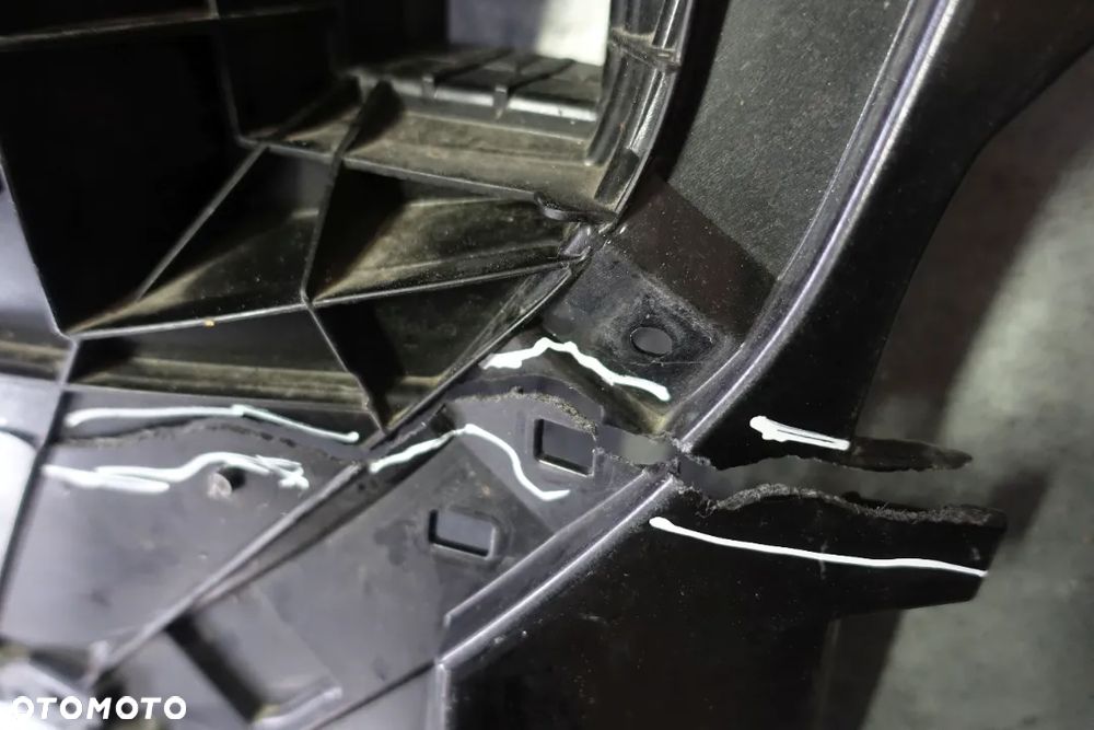 WZMOCNIENIE ATRAPA ZDERZAKA AUDI Q4 E-TRON - 3