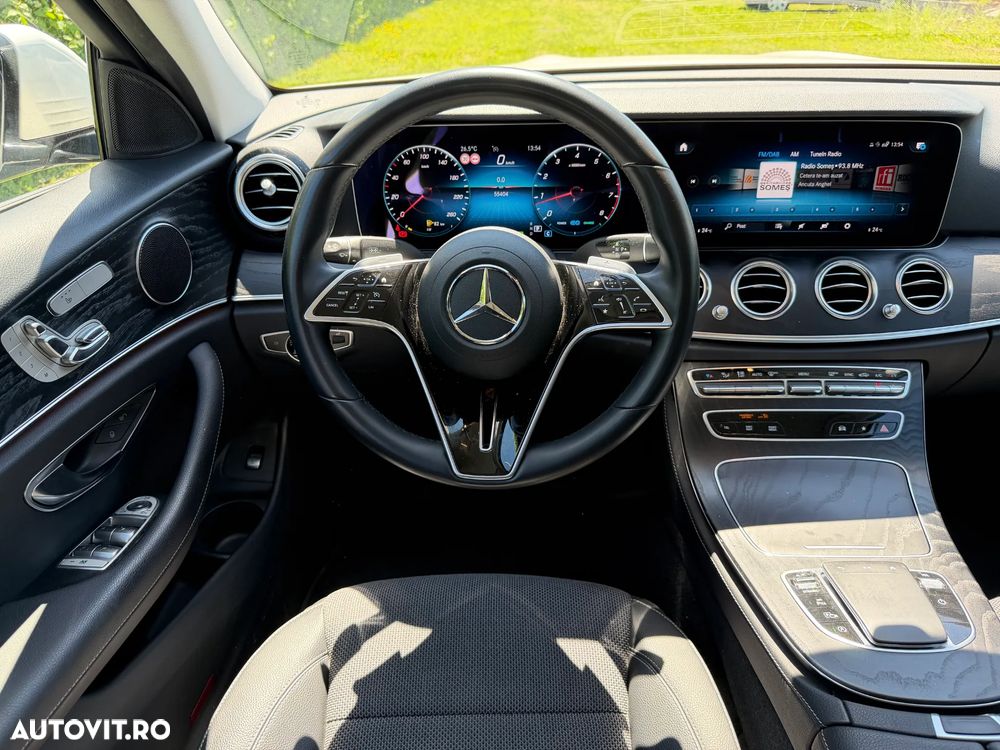 Mercedes-Benz E 200 4MATIC 9G-TRONIC Avantgarde - 9